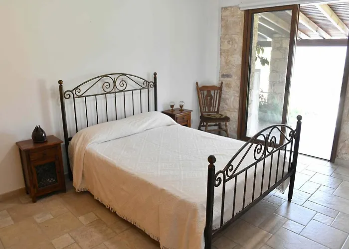 Lasa Black Rock Villa